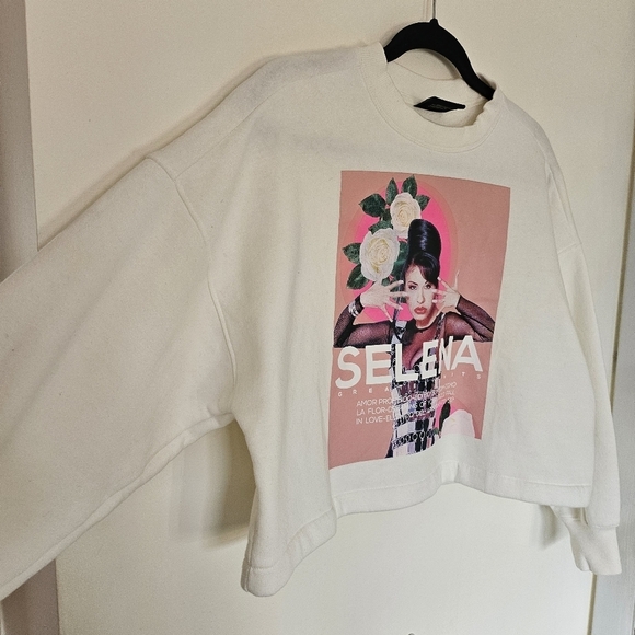 EUC Old Navy Selena Graphic Crop Sweatshirt Women Xsmall Oversized White - Picture 3 of 12